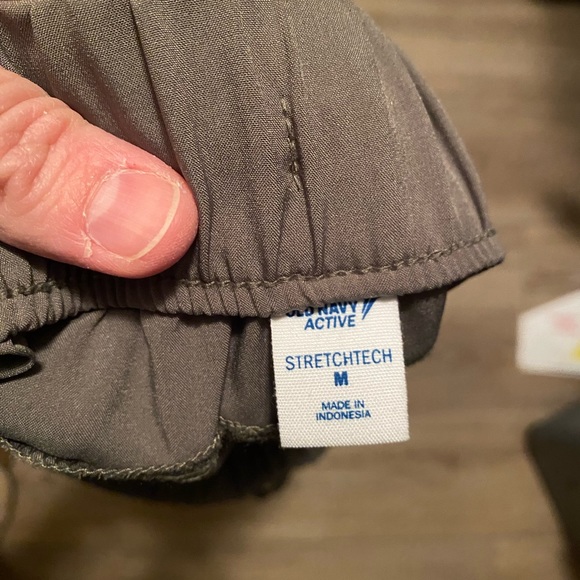 Stretchtech Cropped Pants - Picture 4 of 4